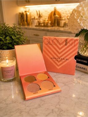 Anastasia Beverly Hills Glow Kit “Sun Dipped” Highlighter Palette ✨